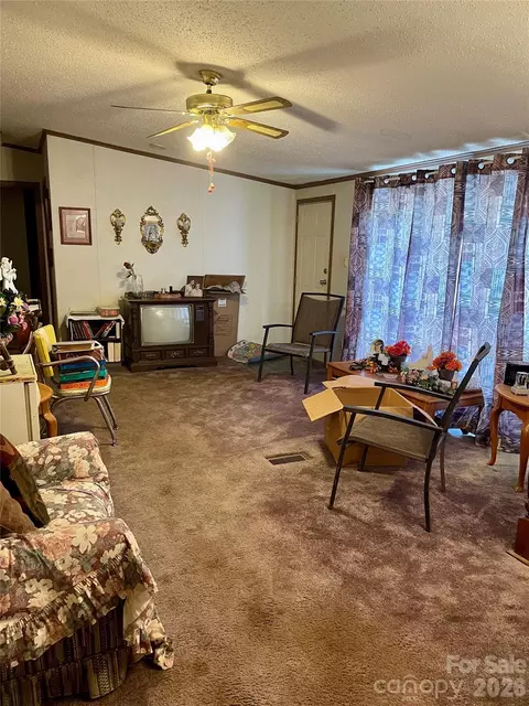 Living - 112 Flake Rd, Harmony, NC 28634 photo 2 of 2