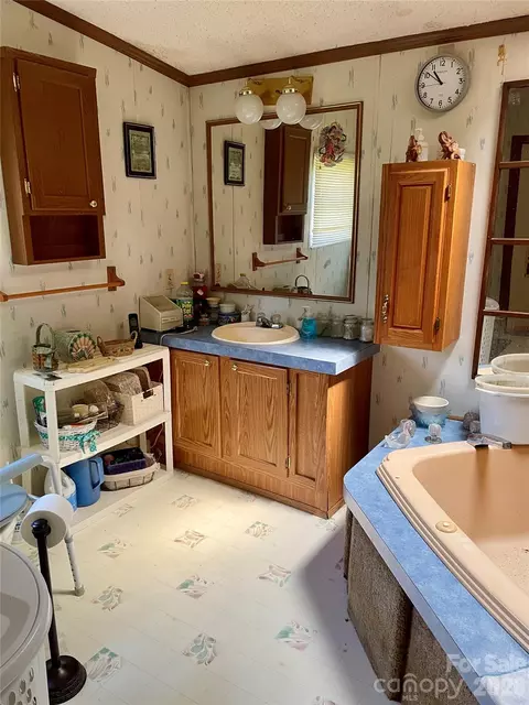 Bath - 112 Flake Rd, Harmony, NC 28634 photo 1 of 2