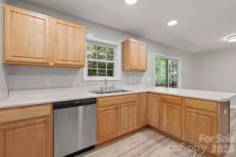 Kitchen - 111 Natures Trl, Clyde, NC 28721 photo 2 of 2