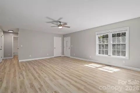 Living - 111 Natures Trl, Clyde, NC 28721 photo 2 of 4