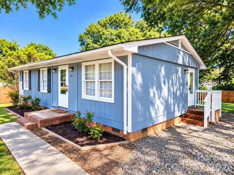 99 N Mcginnis Pl, Mount Holly, NC 28120