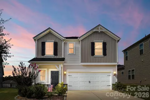2010 Red Ash Dr, Charlotte, NC 28215