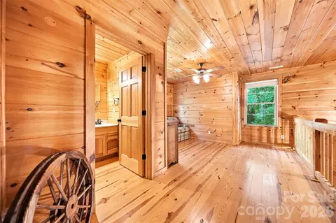 Entry Way - 963 Double Eagle Dr, Nebo, NC 28761 photo 2 of 3
