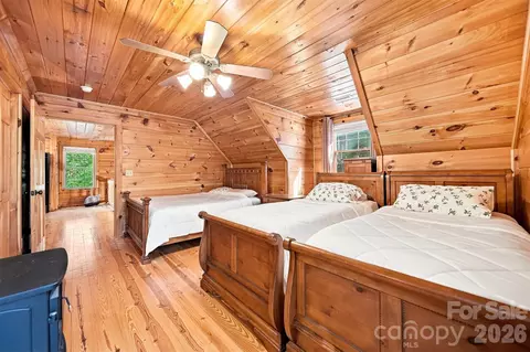 Bedroom - 963 Double Eagle Dr, Nebo, NC 28761 photo 5 of 5