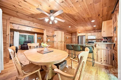 Dining - 963 Double Eagle Dr, Nebo, NC 28761 photo 2 of 3