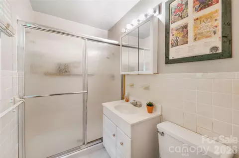 Bath - 102 Boyd 2a Dr #2A, Flat Rock, NC 28731 photo 1 of 2