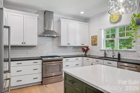 Kitchen - 174 Logan Crossing Dr, Davidson, NC 28036 photo 3 of 6
