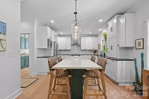 Kitchen - 174 Logan Crossing Dr, Davidson, NC 28036 photo 2 of 6