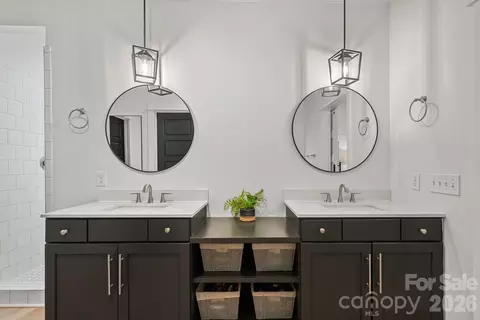 Bath - 174 Logan Crossing Dr, Davidson, NC 28036 photo 1 of 6