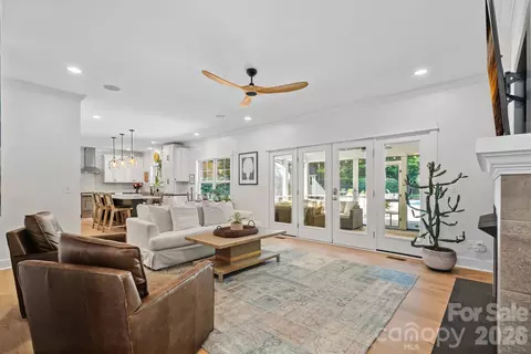 Living - 174 Logan Crossing Dr, Davidson, NC 28036 photo 1 of 2