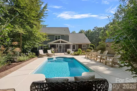 Exterior - 174 Logan Crossing Dr, Davidson, NC 28036 photo 7 of 11