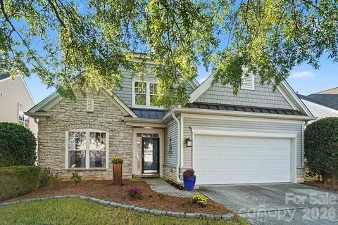 7024 Saranac Ln, Matthews, NC 28105