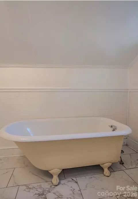 Bath - 401 8th St, Spencer, NC 28159 photo 4 of 5
