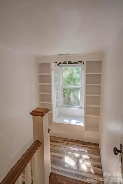 Entry Way - 401 8th St, Spencer, NC 28159 photo 2 of 3