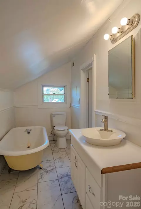 Bath - 401 8th St, Spencer, NC 28159 photo 3 of 5