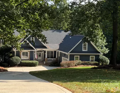 9040 Fair Oak Dr, Sherrills Ford, NC 28673