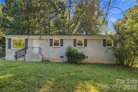 428 E Mclelland Ave, Mooresville, NC 28115
