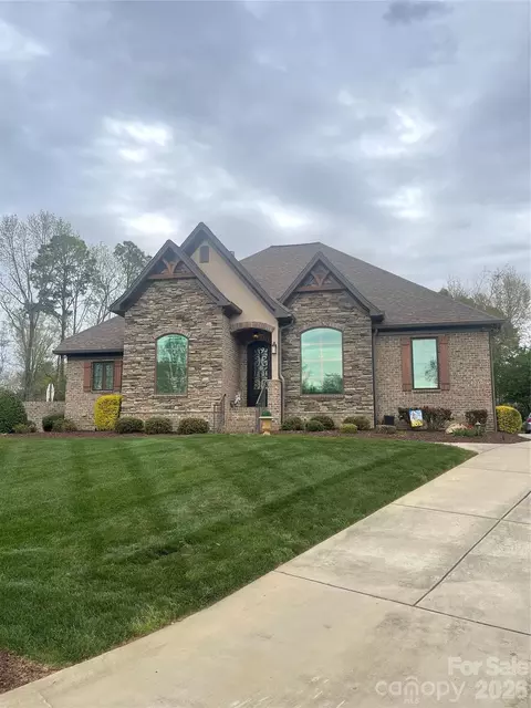 3756 Sand Wedge Dr, Gastonia, NC 28056
