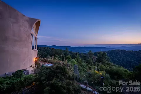 44 Azura Gdns, Weaverville, NC 28787