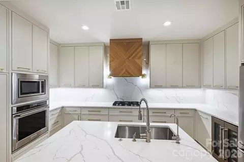 574 N Church St, Charlotte, NC 28202