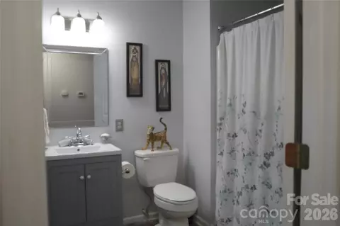 Bath - 231 Proctor Dr, Salisbury, NC 28147 photo 1 of 2
