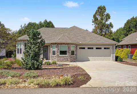 35 Penley Park Dr, Weaverville, NC 28787