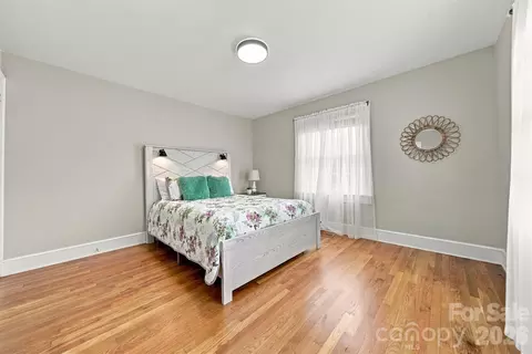 Bedroom - 4273 Springs Rd, Conover, NC 28613 photo 4 of 6