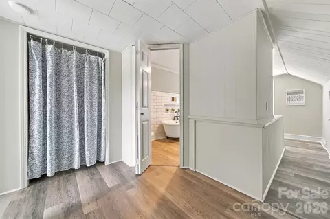 Entry Way - 4273 Springs Rd, Conover, NC 28613 photo 4 of 4
