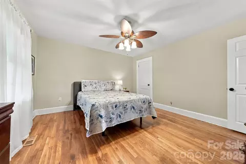 Bedroom - 4273 Springs Rd, Conover, NC 28613 photo 3 of 6