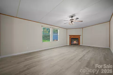 Living - 2089 Bison Trl, Maiden, NC 28650 photo 8 of 9