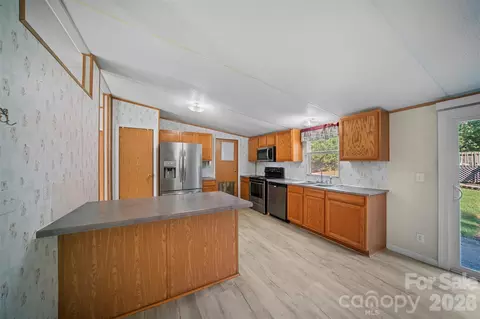 Kitchen - 2089 Bison Trl, Maiden, NC 28650 photo 1 of 2