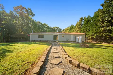 Exterior - 2089 Bison Trl, Maiden, NC 28650 photo 2 of 6