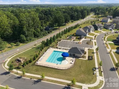 View/Area - 10730 Tuff Ln, Davidson, NC 28036 photo 2 of 8