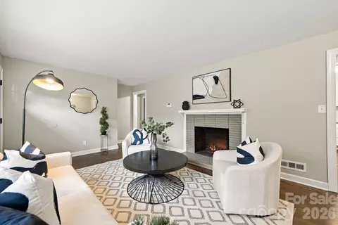 3307 Bonaire Dr, Charlotte, NC 28208