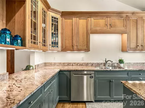 Kitchen - 56 Devonshire Dr, Mills River, NC 28759 photo 2 of 4
