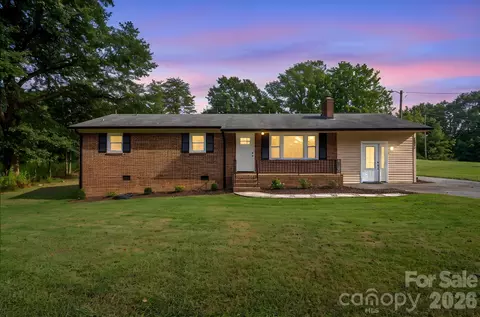 1081 Redleaf Trl, Lincolnton, NC 28092