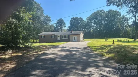 1081 Redleaf Trl, Lincolnton, NC 28092