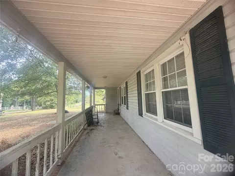 Exterior - 171 Fox Run Rd, Lancaster, SC 29720 photo 2 of 7