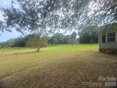 Exterior - 171 Fox Run Rd, Lancaster, SC 29720 photo 6 of 7
