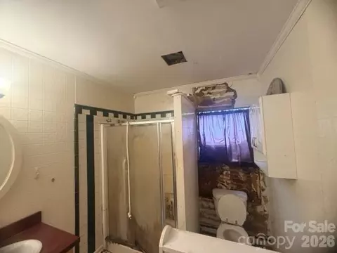 Bath - 171 Fox Run Rd, Lancaster, SC 29720 photo 1 of 1