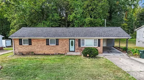 829 Vancouver Ln, Gastonia, NC 28052