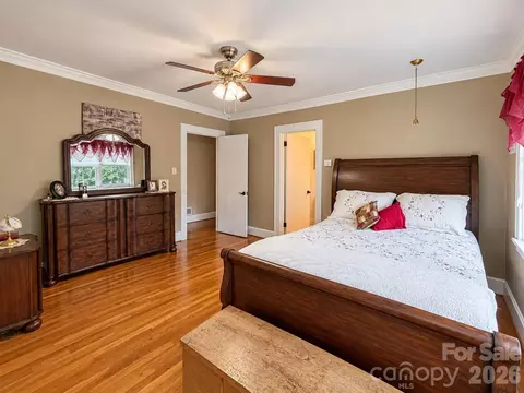 Bedroom - 609 1st N Ave N, Conover, NC 28613 photo 2 of 5