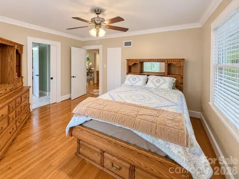 Bedroom - 609 1st N Ave N, Conover, NC 28613 photo 3 of 5