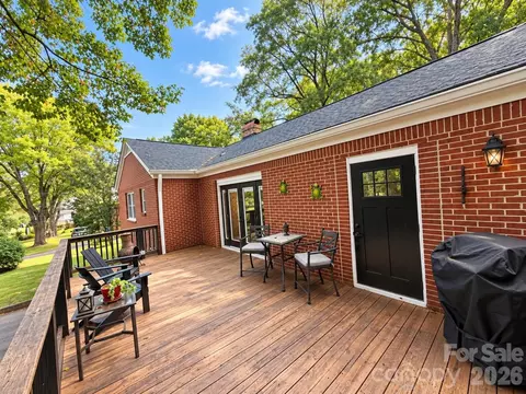 Exterior - 609 1st N Ave N, Conover, NC 28613 photo 4 of 5