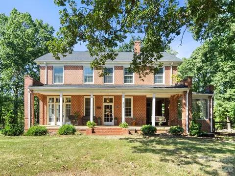 2510 Shelton Ave, Statesville, NC 28677