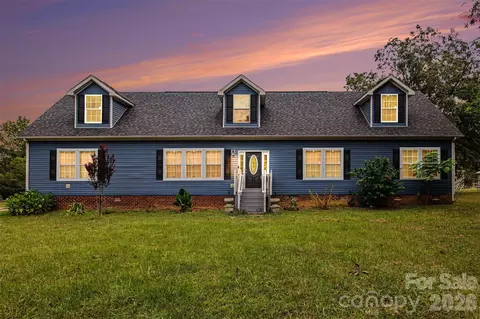 5780 Oak St, Fort Lawn, SC 29714
