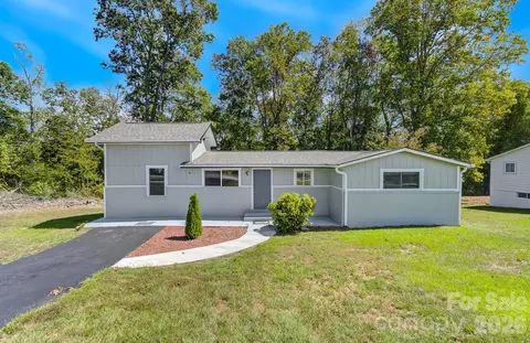 21 Oak Hill Dr, Asheville, NC 28806