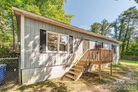120 Eastwood Ave, Swannanoa, NC 28778