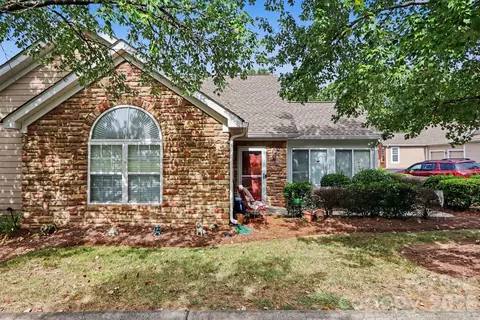 6809 Ledgestone Pl, Charlotte, NC 28227