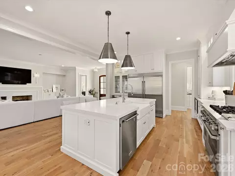 Kitchen - 18717 Square Sail Rd, Cornelius, NC 28031 photo 5 of 6